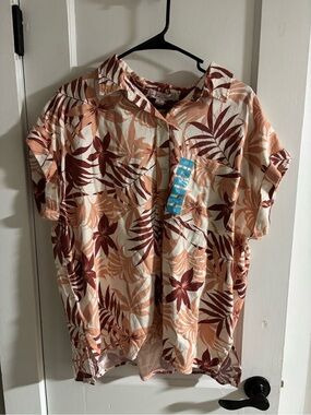 Men's Short Sleeve Button-Down Shirt in Peach & Brown Tropical Print